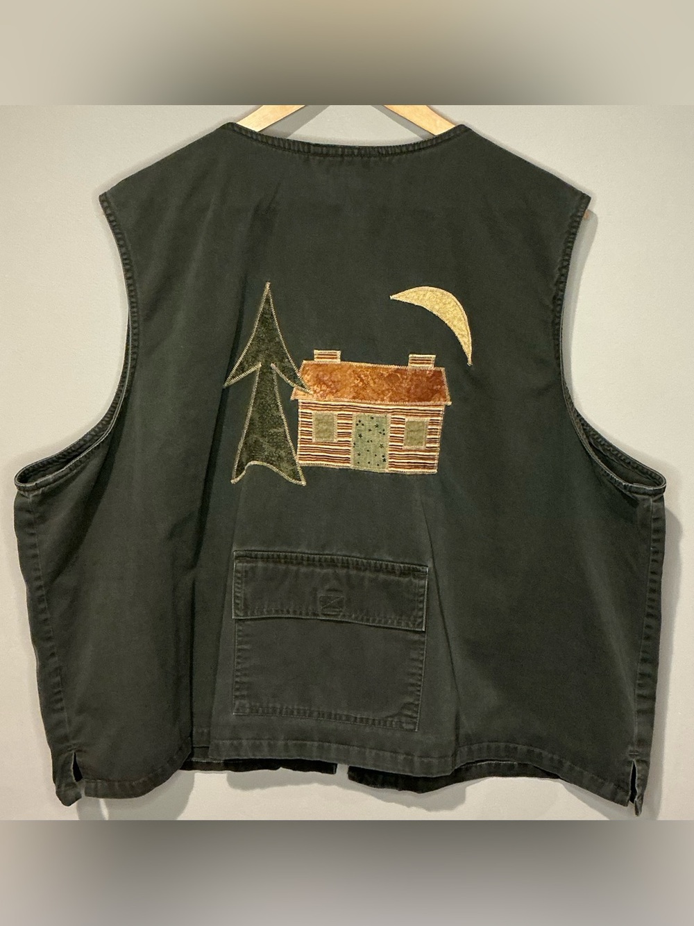 Vintage Adriana Sport 24W Cabin Appliqué Utility Vest